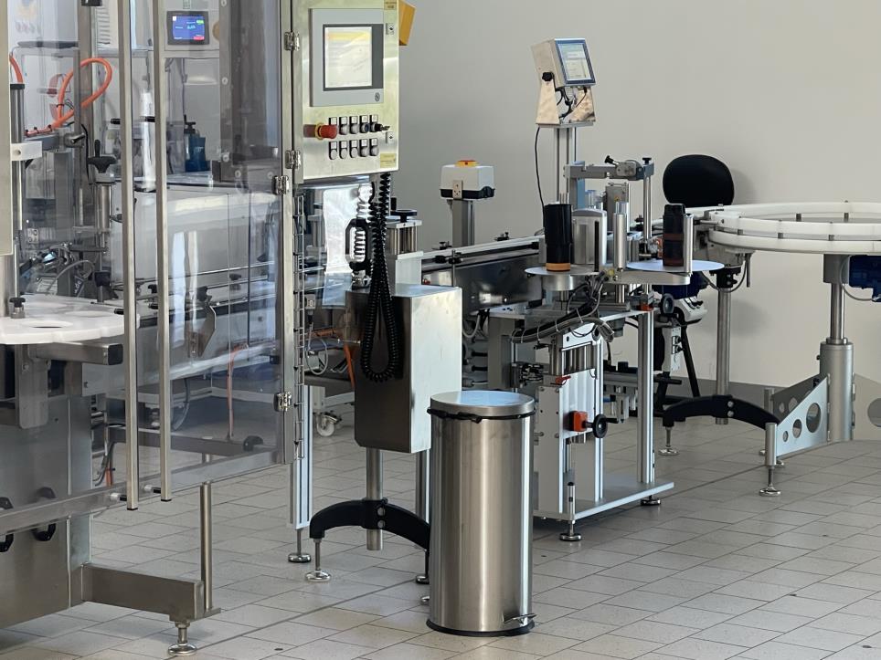 W pełni automatyczny system napełniania pojemników (10-250 ml)-5